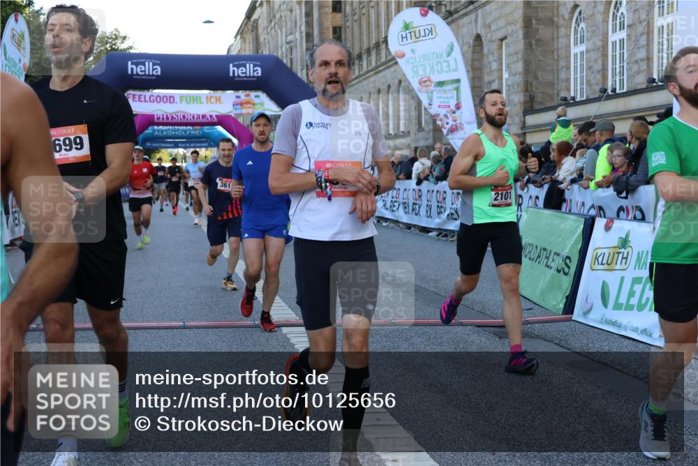 06.09.2026 - CURREX Alsterlauf Strokosch-Dieckow http://msf.ph/oto/10125656 06.09.2026 09:45:30 Ziel 2101, 2111, 2170, 2406, 2498, 3146, 3211, 3259, 3593, 3615, 4141, 4581, 4586, 4891, 5216, 5699, 5805, 5988, 6450, 8341 meine-sportfotos.de
