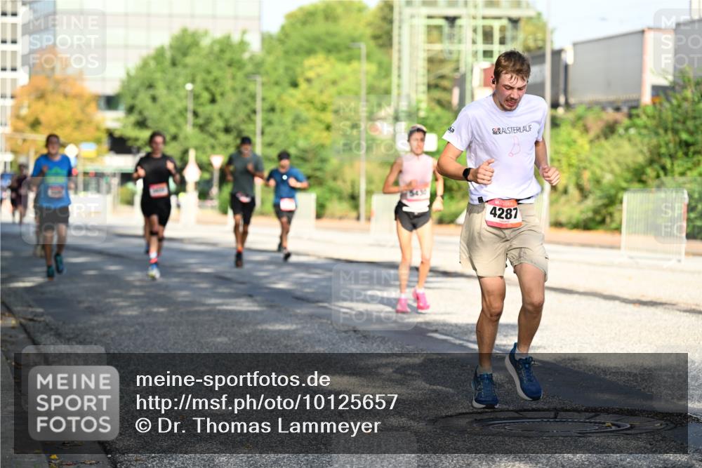 06.09.2026 - CURREX Alsterlauf Dr. Thomas Lammeyer http://msf.ph/oto/10125657 06.09.2026 09:43:45 Laufen 5430, 4287 meine-sportfotos.de