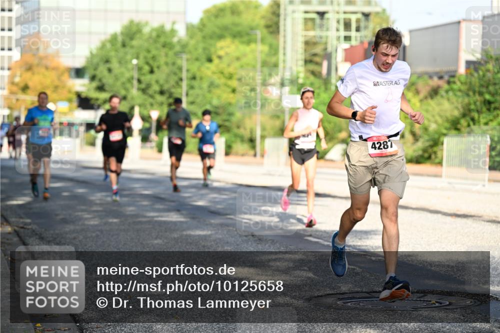 06.09.2026 - CURREX Alsterlauf Dr. Thomas Lammeyer http://msf.ph/oto/10125658 06.09.2026 09:43:45 Laufen 4281 meine-sportfotos.de