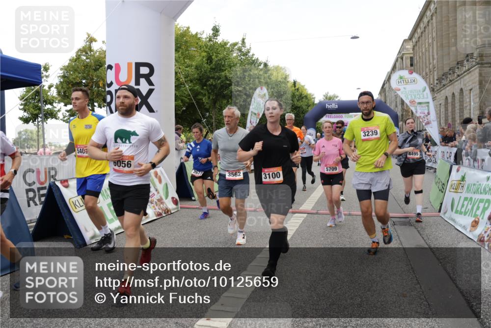 06.09.2026 - CURREX Alsterlauf Yannick Fuchs http://msf.ph/oto/10125659 06.09.2026 10:04:07 Ziel 2091, 2164, 2657, 2677, 3100, 3239, 3378, 3384, 3562, 3697, 3745, 3747, 3752, 4004, 4495, 4634, 4672, 4943, 5004, 5061, 5157, 5401, 5709, 6056, 8044, 8225 meine-sportfotos.de