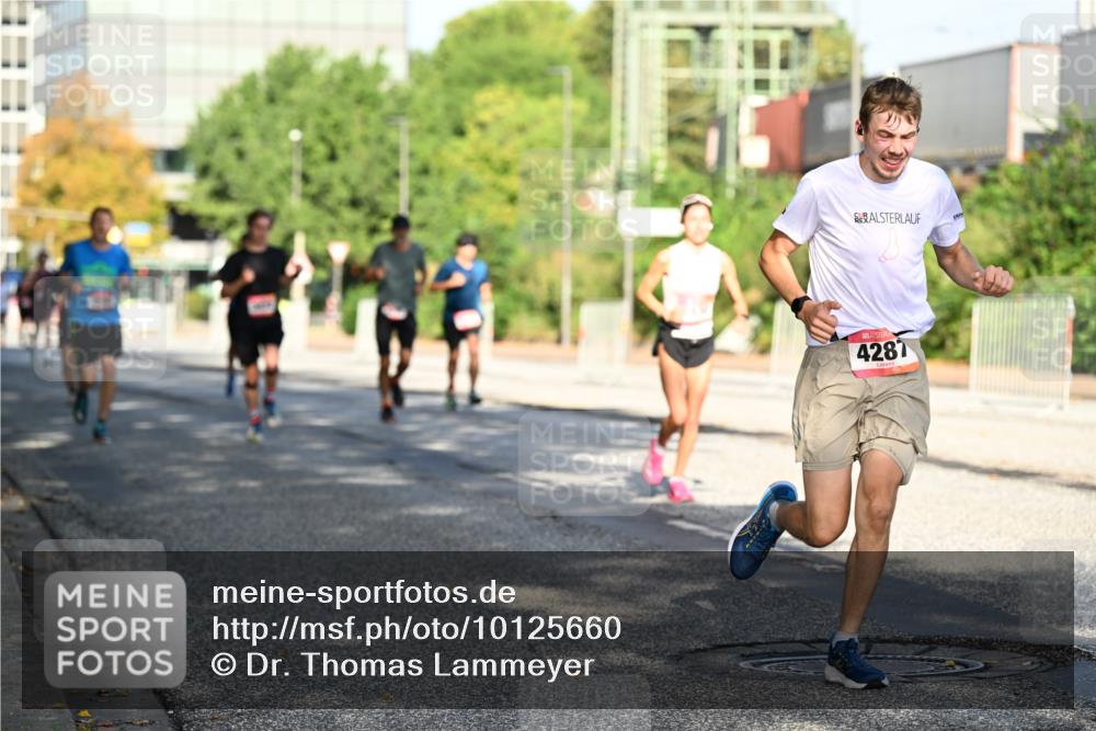 06.09.2026 - CURREX Alsterlauf Dr. Thomas Lammeyer http://msf.ph/oto/10125660 06.09.2026 09:43:46 Laufen 4281 meine-sportfotos.de