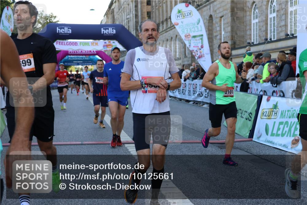 06.09.2026 - CURREX Alsterlauf Strokosch-Dieckow http://msf.ph/oto/10125661 06.09.2026 09:45:30 Ziel 2101, 2111, 2170, 2406, 2498, 3146, 3211, 3259, 3593, 3615, 4141, 4581, 4586, 4891, 5216, 5699, 5805, 5988, 6450, 8341 meine-sportfotos.de