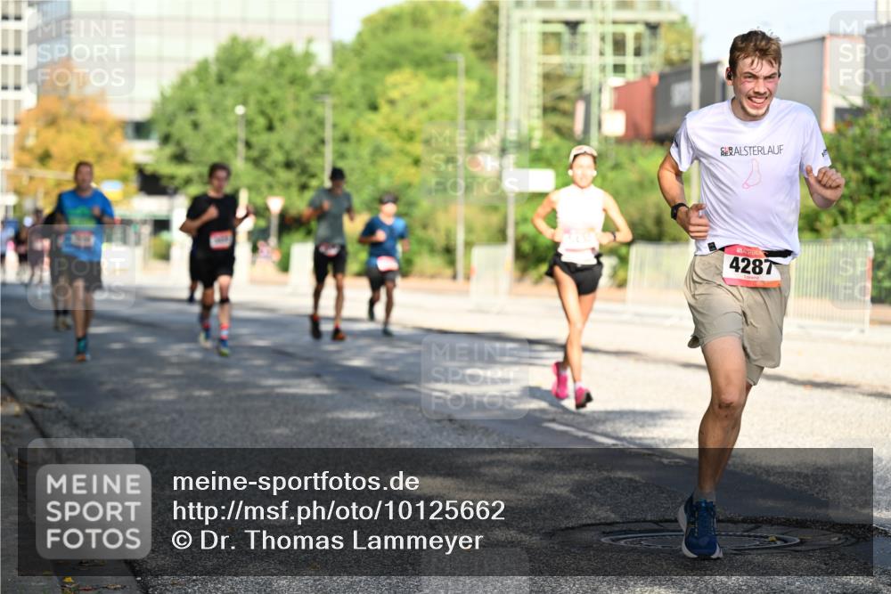 06.09.2026 - CURREX Alsterlauf Dr. Thomas Lammeyer http://msf.ph/oto/10125662 06.09.2026 09:43:46 Laufen 4287 meine-sportfotos.de