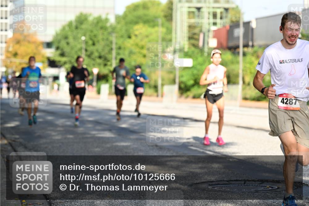 06.09.2026 - CURREX Alsterlauf Dr. Thomas Lammeyer http://msf.ph/oto/10125666 06.09.2026 09:43:46 Laufen 4287 meine-sportfotos.de