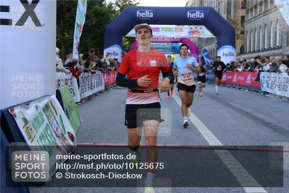 06.09.2026 - CURREX Alsterlauf Strokosch-Dieckow http://msf.ph/oto/10125675 06.09.2026 09:45:34 Ziel 2101, 2111, 2170, 2406, 2615, 2673, 3146, 3149, 3259, 3615, 4141, 4581, 5699, 5805, 5988, 6013, 6450, 8192 meine-sportfotos.de