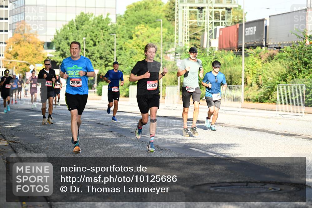 06.09.2026 - CURREX Alsterlauf Dr. Thomas Lammeyer http://msf.ph/oto/10125686 06.09.2026 09:43:48 Laufen 4193, 2556, 3678, 3432, 4890, 17 meine-sportfotos.de