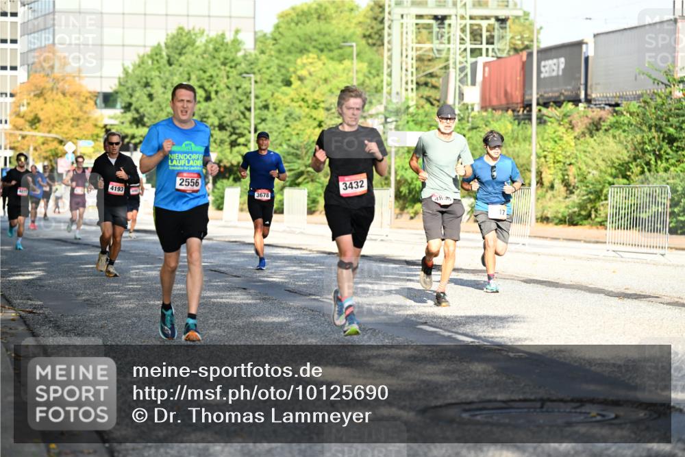 06.09.2026 - CURREX Alsterlauf Dr. Thomas Lammeyer http://msf.ph/oto/10125690 06.09.2026 09:43:49 Laufen 4877, 4193, 2556, 3432, 3678, 4850, 17 meine-sportfotos.de