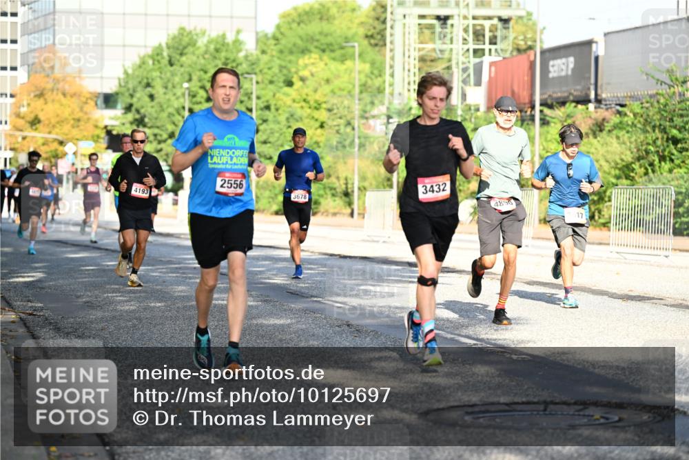 06.09.2026 - CURREX Alsterlauf Dr. Thomas Lammeyer http://msf.ph/oto/10125697 06.09.2026 09:43:49 Laufen 4193, 2556, 3678, 3432, 4890, 17 meine-sportfotos.de