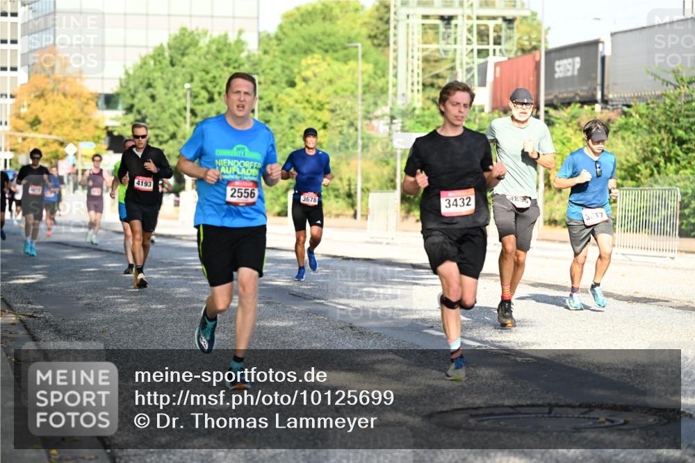 06.09.2026 - CURREX Alsterlauf Dr. Thomas Lammeyer http://msf.ph/oto/10125699 06.09.2026 09:43:49 Laufen 1477, 4193, 87, 2556, 3678, 3432, 3617 meine-sportfotos.de