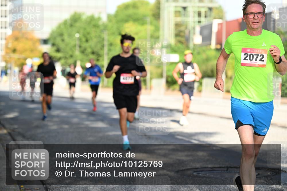 06.09.2026 - CURREX Alsterlauf Dr. Thomas Lammeyer http://msf.ph/oto/10125769 06.09.2026 09:43:56 Laufen 2072 meine-sportfotos.de