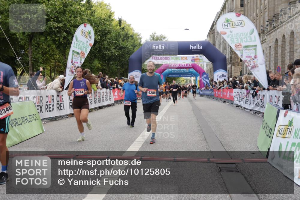 06.09.2026 - CURREX Alsterlauf Yannick Fuchs http://msf.ph/oto/10125805 06.09.2026 10:04:13 Ziel 2164, 2346, 2677, 2830, 3100, 3239, 3562, 3697, 3747, 4119, 4288, 4495, 4634, 4943, 5004, 5157, 5401, 5674, 5709, 5713, 6056, 8225 meine-sportfotos.de