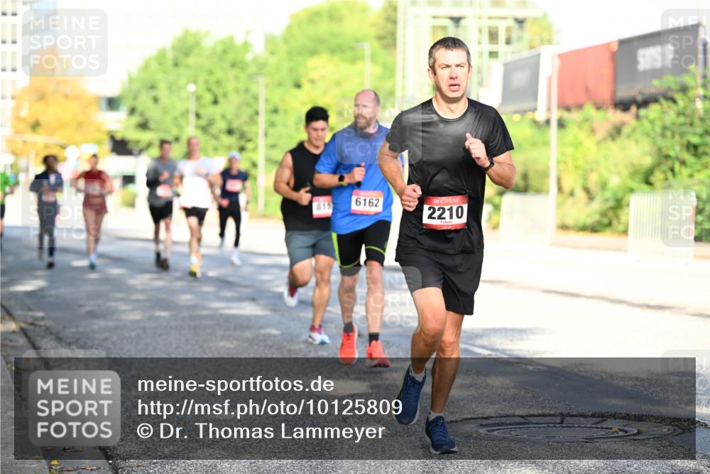 06.09.2026 - CURREX Alsterlauf Dr. Thomas Lammeyer http://msf.ph/oto/10125809 06.09.2026 09:44:00 Laufen 6162, 2210 meine-sportfotos.de