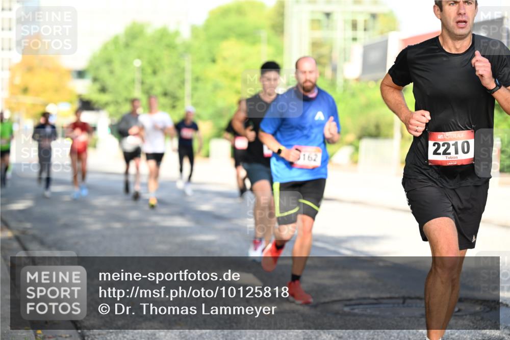 06.09.2026 - CURREX Alsterlauf Dr. Thomas Lammeyer http://msf.ph/oto/10125818 06.09.2026 09:44:01 Laufen 162, 2210, 11 meine-sportfotos.de
