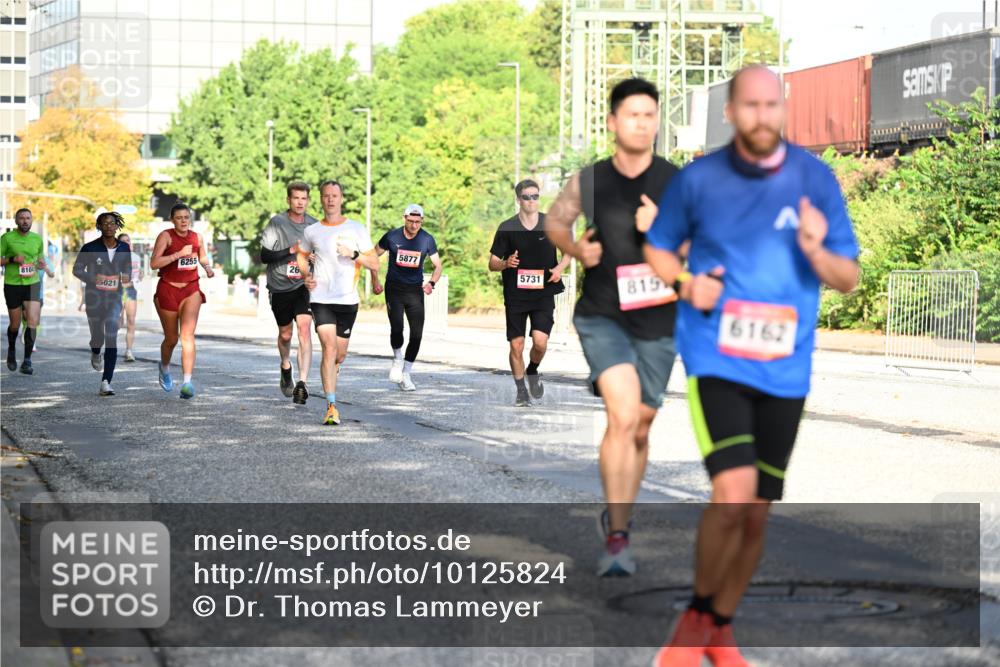 06.09.2026 - CURREX Alsterlauf Dr. Thomas Lammeyer http://msf.ph/oto/10125824 06.09.2026 09:44:02 Laufen 8104, 021, 6255, 5877, 26, 5731, 819, 6162 meine-sportfotos.de
