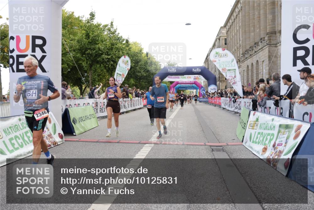 06.09.2026 - CURREX Alsterlauf Yannick Fuchs http://msf.ph/oto/10125831 06.09.2026 10:04:14 Ziel 2346, 2677, 2830, 3697, 3747, 4119, 4288, 4495, 4634, 4943, 5004, 5157, 5674, 5709, 5713, 8225 meine-sportfotos.de