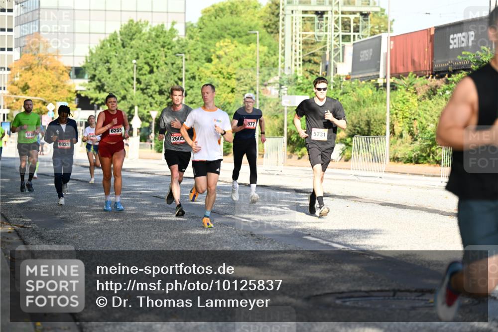 06.09.2026 - CURREX Alsterlauf Dr. Thomas Lammeyer http://msf.ph/oto/10125837 06.09.2026 09:44:03 Laufen 8104, 6021, 5403, 6255, 2605, 377, 5731 meine-sportfotos.de
