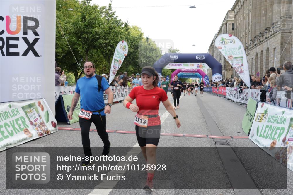 06.09.2026 - CURREX Alsterlauf Yannick Fuchs http://msf.ph/oto/10125928 06.09.2026 10:04:17 Ziel 2346, 2830, 3959, 3962, 4119, 4131, 4288, 5046, 5674, 5713, 8225 meine-sportfotos.de