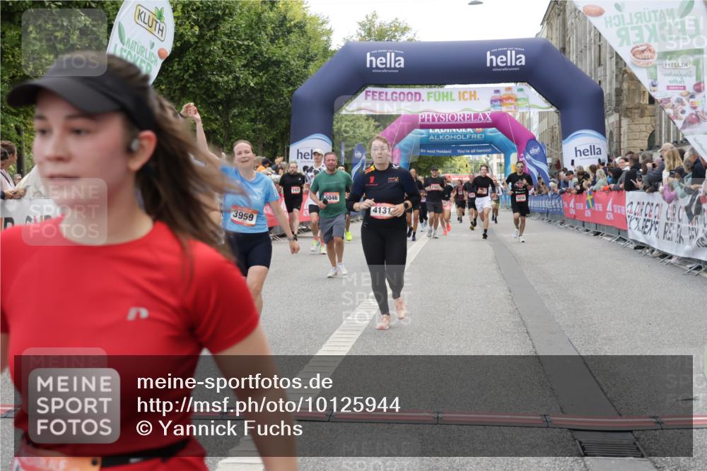 06.09.2026 - CURREX Alsterlauf Yannick Fuchs http://msf.ph/oto/10125944 06.09.2026 10:04:18 Ziel 2346, 2830, 3959, 3962, 4119, 4131, 4288, 4812, 5046, 5674, 5713, 8225 meine-sportfotos.de
