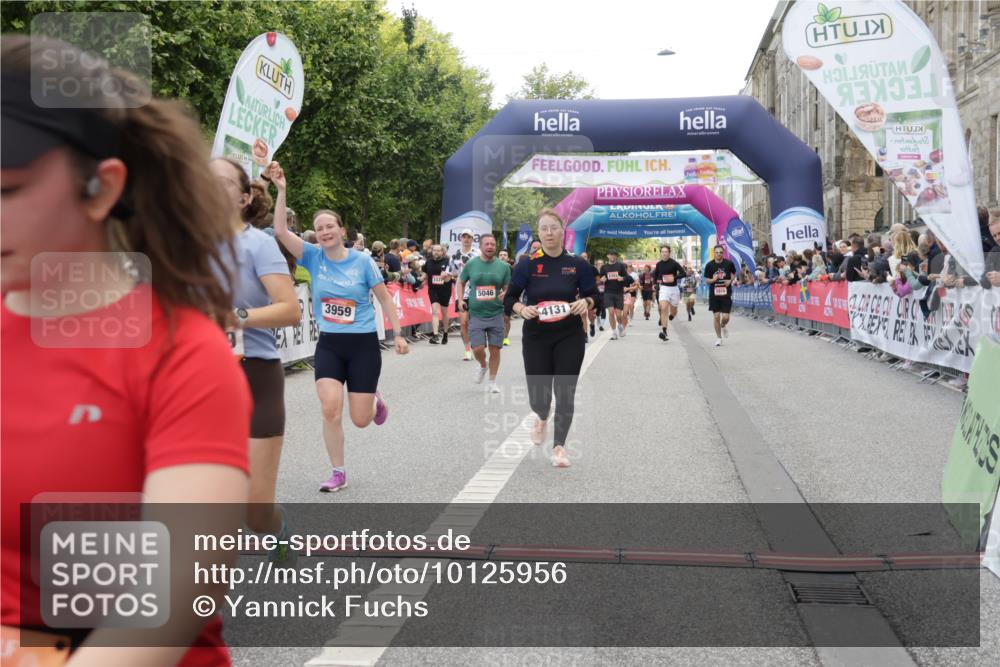 06.09.2026 - CURREX Alsterlauf Yannick Fuchs http://msf.ph/oto/10125956 06.09.2026 10:04:19 Ziel 2346, 2830, 3711, 3959, 3962, 4119, 4131, 4288, 4812, 5046, 5674, 5713, 6193, 8225 meine-sportfotos.de