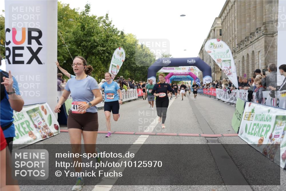 06.09.2026 - CURREX Alsterlauf Yannick Fuchs http://msf.ph/oto/10125970 06.09.2026 10:04:19 Ziel 2346, 2830, 3711, 3959, 3962, 4119, 4131, 4288, 4812, 5046, 5674, 5713, 6193, 8225 meine-sportfotos.de