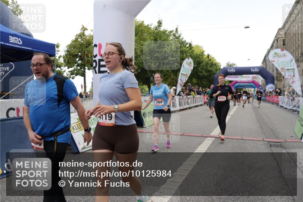 06.09.2026 - CURREX Alsterlauf Yannick Fuchs http://msf.ph/oto/10125984 06.09.2026 10:04:20 Ziel 2025, 2346, 2830, 3711, 3959, 3962, 4119, 4131, 4288, 4812, 5046, 5674, 5713, 6193 meine-sportfotos.de