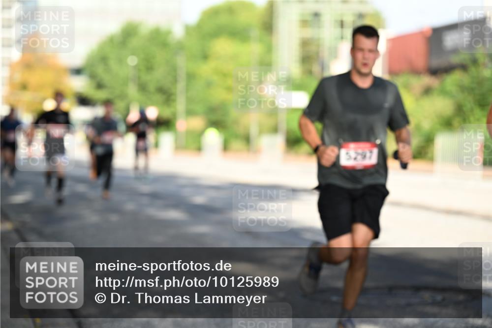 06.09.2026 - CURREX Alsterlauf Dr. Thomas Lammeyer http://msf.ph/oto/10125989 06.09.2026 09:44:19 Laufen 5297 meine-sportfotos.de