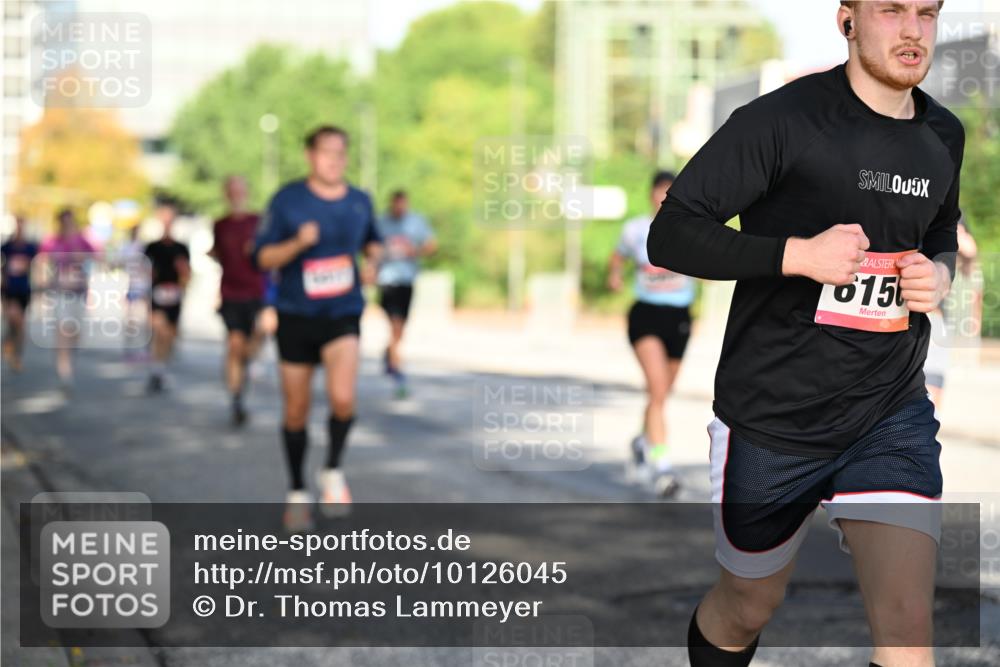06.09.2026 - CURREX Alsterlauf Dr. Thomas Lammeyer http://msf.ph/oto/10126045 06.09.2026 09:44:25 Laufen 015 meine-sportfotos.de