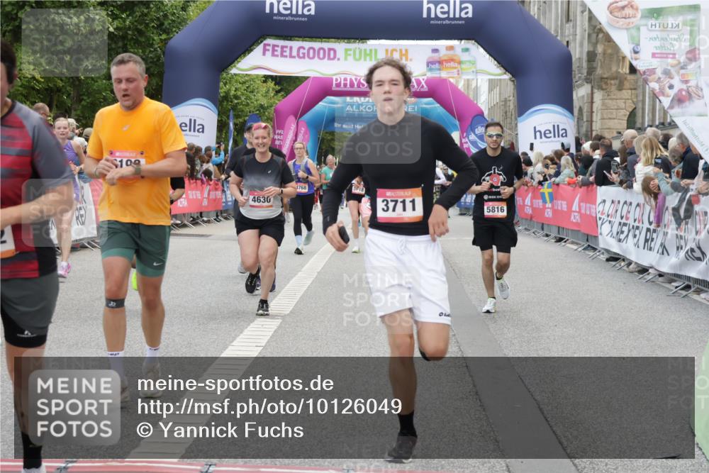 06.09.2026 - CURREX Alsterlauf Yannick Fuchs http://msf.ph/oto/10126049 06.09.2026 10:04:23 Ziel 2025, 2303, 2437, 2830, 3435, 3711, 3959, 3962, 4119, 4131, 4376, 4630, 4812, 5046, 5713, 5718, 5816, 6193 meine-sportfotos.de