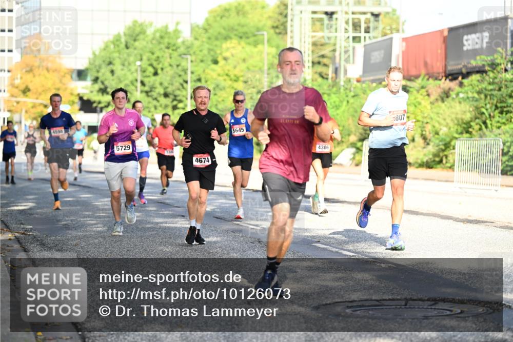 06.09.2026 - CURREX Alsterlauf Dr. Thomas Lammeyer http://msf.ph/oto/10126073 06.09.2026 09:44:28 Laufen 4598, 5729, 4674, 5645, 21, 4975, 4306, 807 meine-sportfotos.de