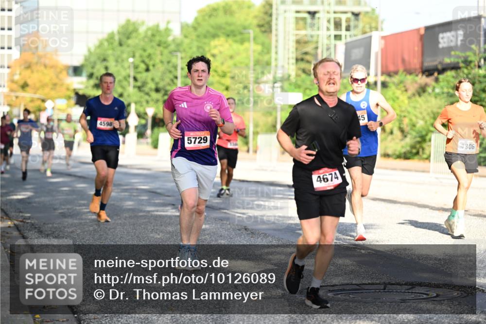 06.09.2026 - CURREX Alsterlauf Dr. Thomas Lammeyer http://msf.ph/oto/10126089 06.09.2026 09:44:30 Laufen 4598, 5729, 013, 4674, 15, 4306 meine-sportfotos.de