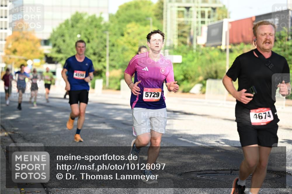 06.09.2026 - CURREX Alsterlauf Dr. Thomas Lammeyer http://msf.ph/oto/10126097 06.09.2026 09:44:31 Laufen 4598, 5729, 4674 meine-sportfotos.de