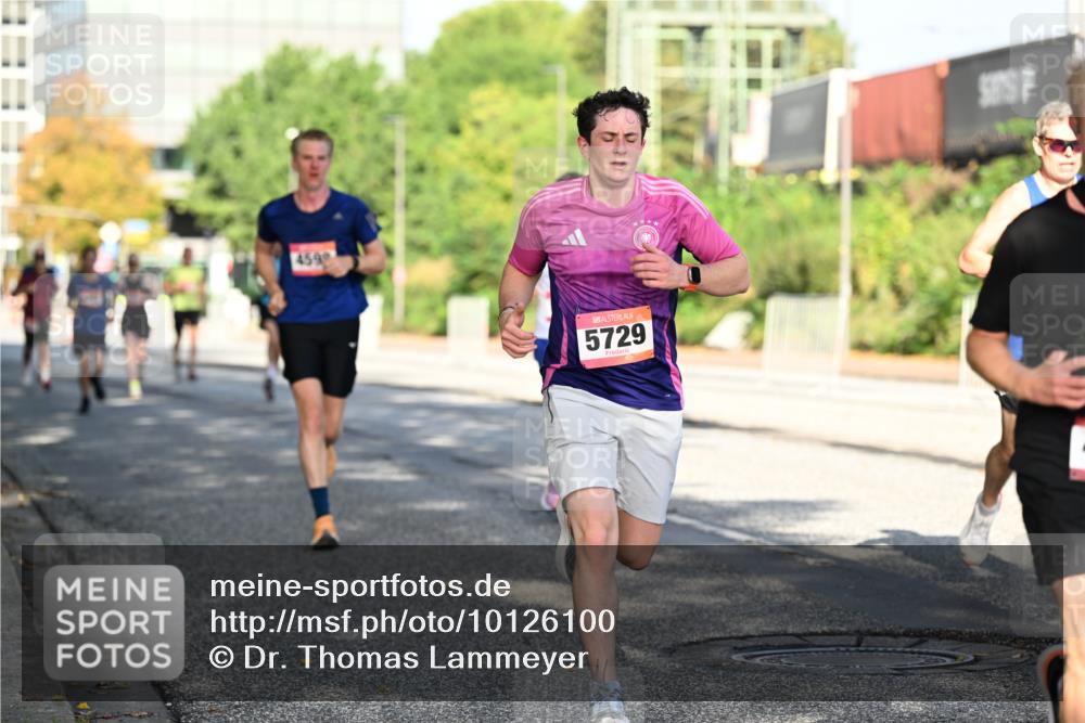 06.09.2026 - CURREX Alsterlauf Dr. Thomas Lammeyer http://msf.ph/oto/10126100 06.09.2026 09:44:31 Laufen 459, 5729 meine-sportfotos.de