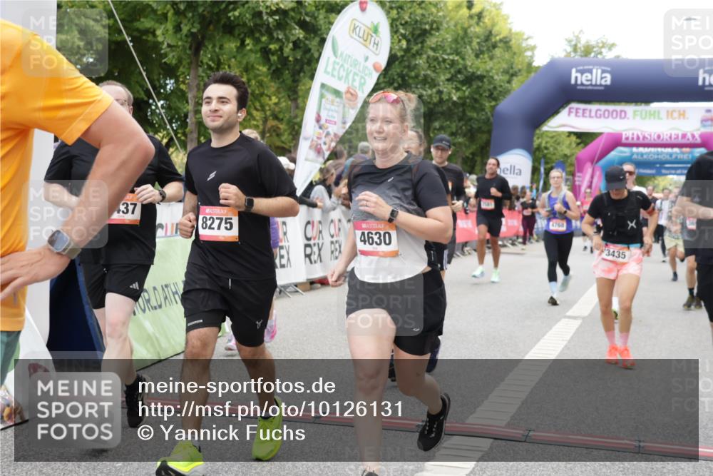 06.09.2026 - CURREX Alsterlauf Yannick Fuchs http://msf.ph/oto/10126131 06.09.2026 10:04:26 Ziel 2025, 2303, 2437, 2581, 3435, 3696, 3711, 3959, 3962, 4131, 4179, 4376, 4630, 4768, 4812, 5046, 5718, 5816, 6193 meine-sportfotos.de