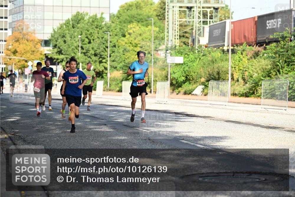 06.09.2026 - CURREX Alsterlauf Dr. Thomas Lammeyer http://msf.ph/oto/10126139 06.09.2026 09:44:35 Laufen 5407, 4792, 219, 4441 meine-sportfotos.de