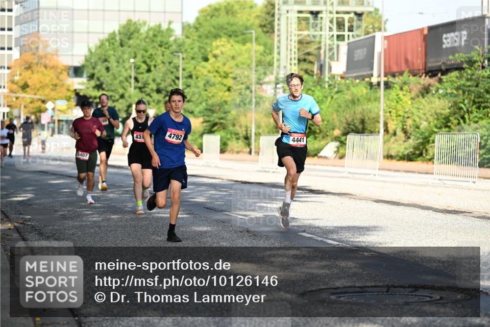 06.09.2026 - CURREX Alsterlauf Dr. Thomas Lammeyer http://msf.ph/oto/10126146 06.09.2026 09:44:36 Laufen 5407, 431, 4792, 4441 meine-sportfotos.de