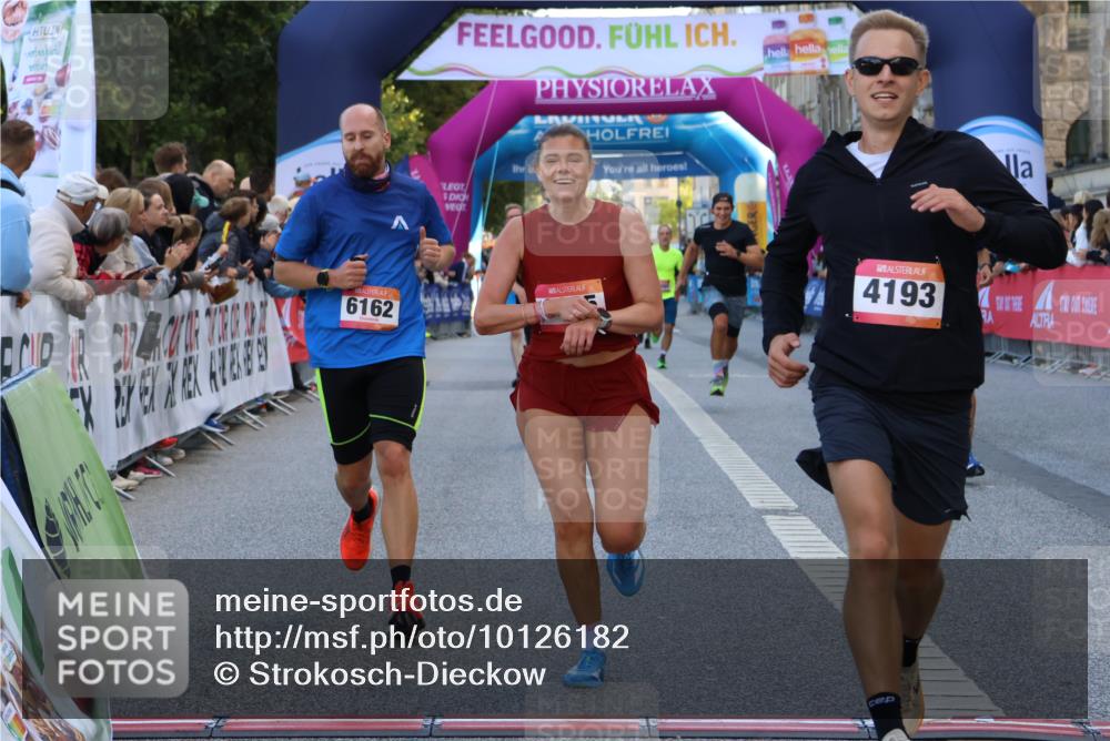 06.09.2026 - CURREX Alsterlauf Strokosch-Dieckow http://msf.ph/oto/10126182 06.09.2026 09:46:53 Ziel 3432, 3678, 4311, 4716, 4890, 5198, 5731, 6162, 6255, 8092, 8249 meine-sportfotos.de