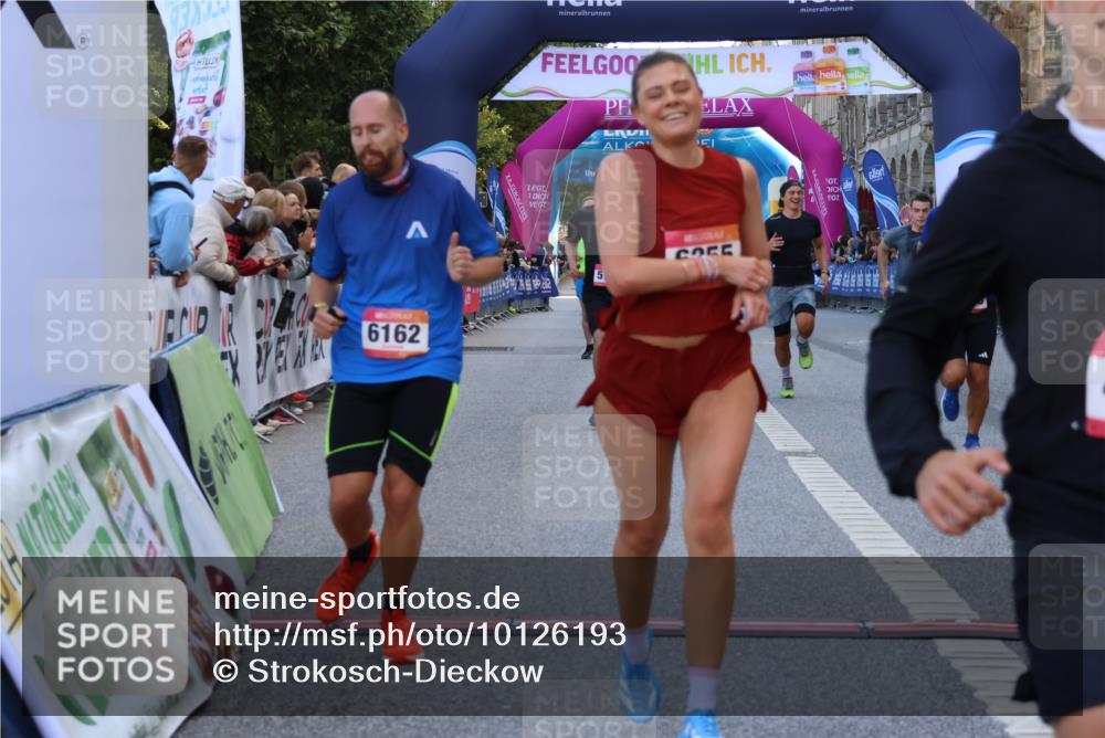 06.09.2026 - CURREX Alsterlauf Strokosch-Dieckow http://msf.ph/oto/10126193 06.09.2026 09:46:54 Ziel 2072, 3678, 4311, 4890, 5198, 5731, 6162, 6255, 8092, 8249 meine-sportfotos.de
