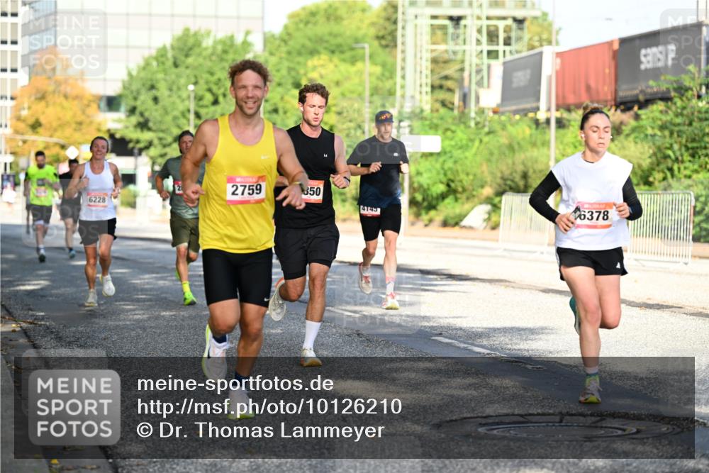 06.09.2026 - CURREX Alsterlauf Dr. Thomas Lammeyer http://msf.ph/oto/10126210 06.09.2026 09:44:48 Laufen 2759, 350, 6228, 4143, 6378 meine-sportfotos.de