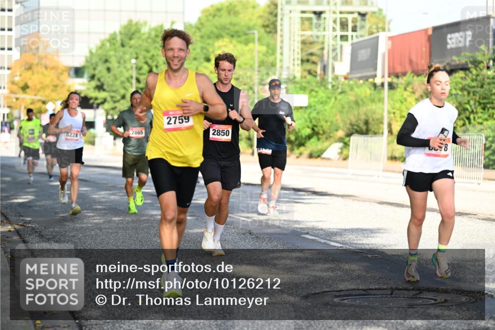 06.09.2026 - CURREX Alsterlauf Dr. Thomas Lammeyer http://msf.ph/oto/10126212 06.09.2026 09:44:48 Laufen 6228, 2865, 2759, 2850 meine-sportfotos.de