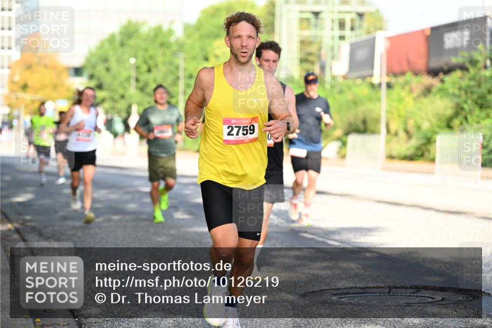 06.09.2026 - CURREX Alsterlauf Dr. Thomas Lammeyer http://msf.ph/oto/10126219 06.09.2026 09:44:49 Laufen 2759 meine-sportfotos.de