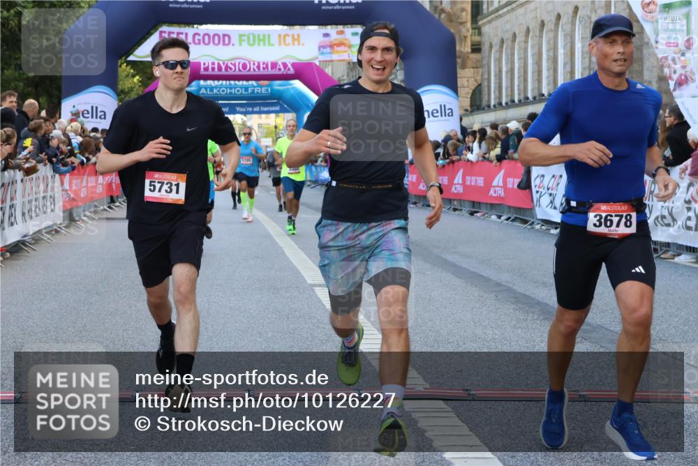 06.09.2026 - CURREX Alsterlauf Strokosch-Dieckow http://msf.ph/oto/10126227 06.09.2026 09:46:56 Ziel 2072, 3678, 4311, 4460, 5198, 5705, 5731, 6162, 6255 meine-sportfotos.de