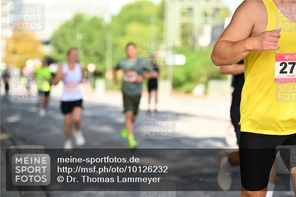 06.09.2026 - CURREX Alsterlauf Dr. Thomas Lammeyer http://msf.ph/oto/10126232 06.09.2026 09:44:50 Laufen 27 meine-sportfotos.de