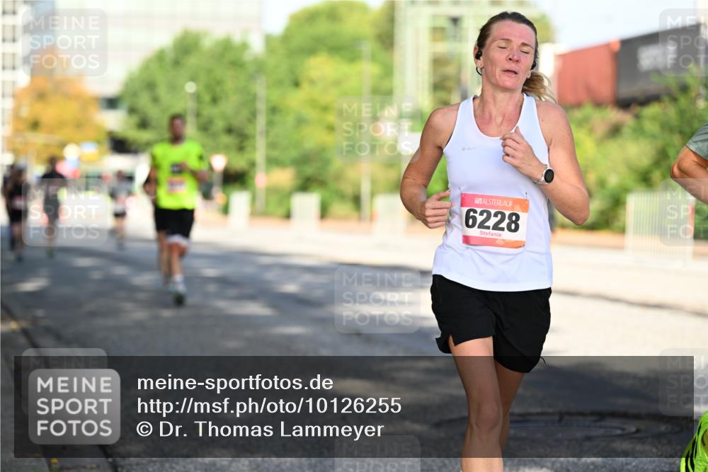 06.09.2026 - CURREX Alsterlauf Dr. Thomas Lammeyer http://msf.ph/oto/10126255 06.09.2026 09:44:52 Laufen 6228 meine-sportfotos.de