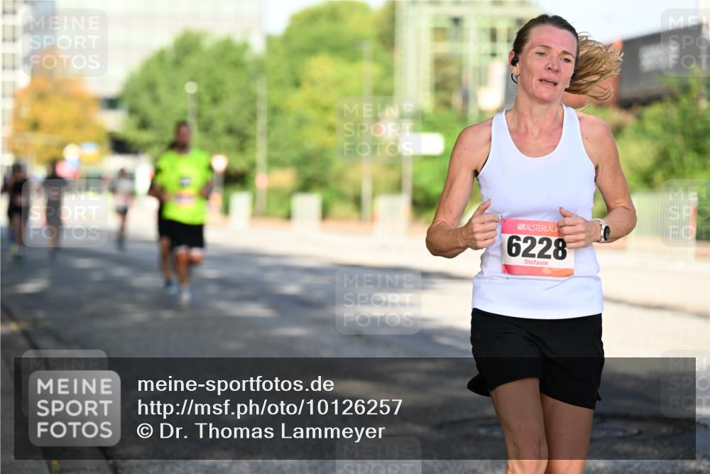06.09.2026 - CURREX Alsterlauf Dr. Thomas Lammeyer http://msf.ph/oto/10126257 06.09.2026 09:44:53 Laufen 6228 meine-sportfotos.de