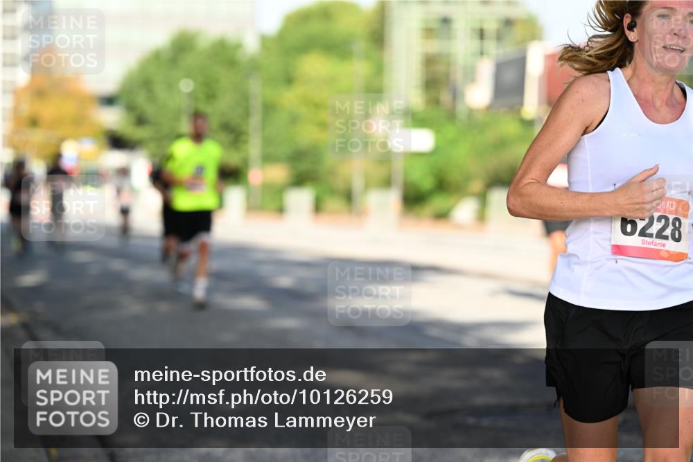 06.09.2026 - CURREX Alsterlauf Dr. Thomas Lammeyer http://msf.ph/oto/10126259 06.09.2026 09:44:53 Laufen 6228 meine-sportfotos.de