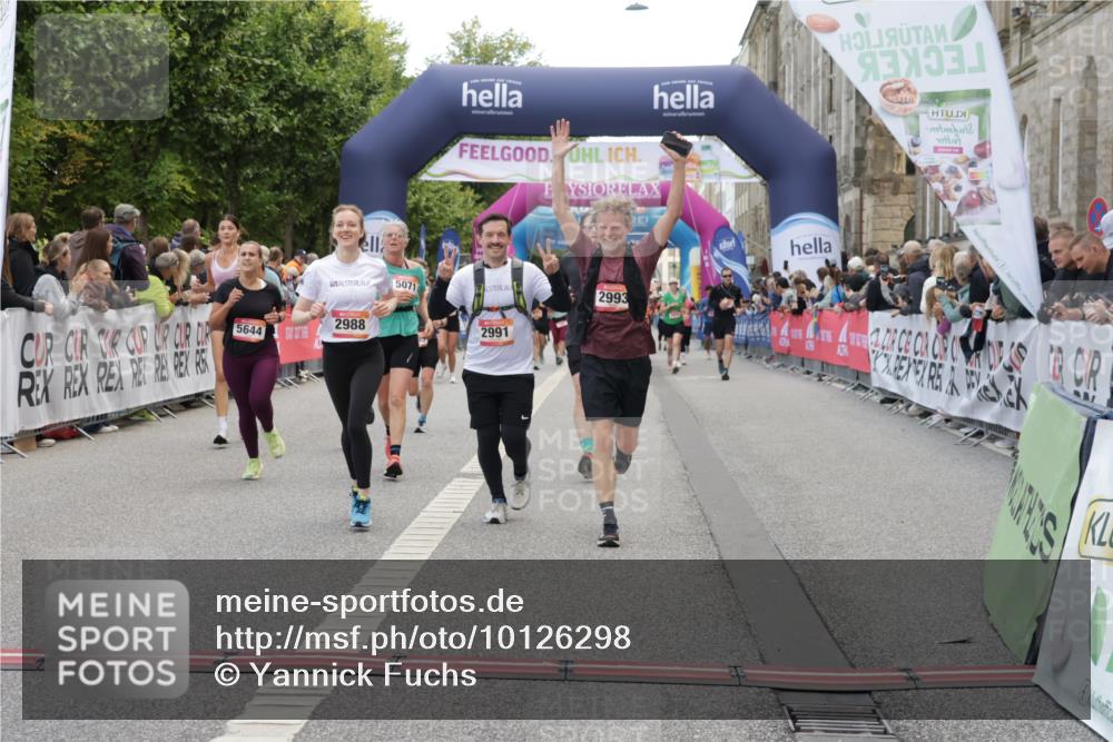 06.09.2026 - CURREX Alsterlauf Yannick Fuchs http://msf.ph/oto/10126298 06.09.2026 10:04:32 Ziel 2025, 2303, 2437, 2581, 2988, 2991, 2993, 3435, 3696, 3807, 4052, 4179, 4376, 4431, 4630, 4768, 5071, 5644, 5718, 5816, 6063 meine-sportfotos.de