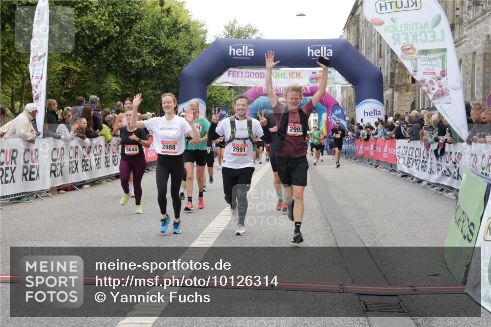 06.09.2026 - CURREX Alsterlauf Yannick Fuchs http://msf.ph/oto/10126314 06.09.2026 10:04:33 Ziel 2303, 2437, 2581, 2988, 2991, 2993, 3435, 3696, 3807, 4052, 4179, 4376, 4431, 4630, 4768, 5071, 5644, 5718, 5816, 6063 meine-sportfotos.de