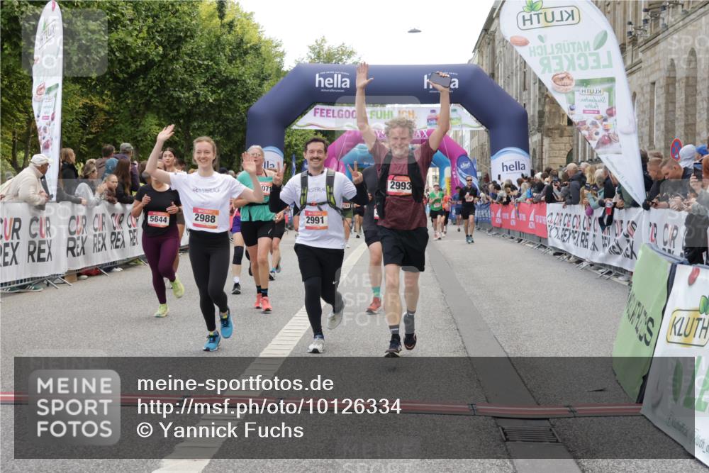 06.09.2026 - CURREX Alsterlauf Yannick Fuchs http://msf.ph/oto/10126334 06.09.2026 10:04:33 Ziel 2303, 2437, 2581, 2988, 2991, 2993, 3435, 3696, 3807, 4052, 4179, 4376, 4431, 4630, 4768, 5071, 5644, 5718, 5816, 6063 meine-sportfotos.de