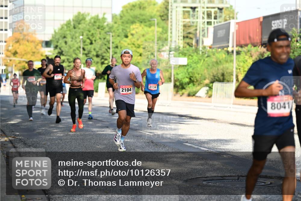 06.09.2026 - CURREX Alsterlauf Dr. Thomas Lammeyer http://msf.ph/oto/10126357 06.09.2026 09:45:08 Laufen 4710, 2104, 2134, 8041 meine-sportfotos.de