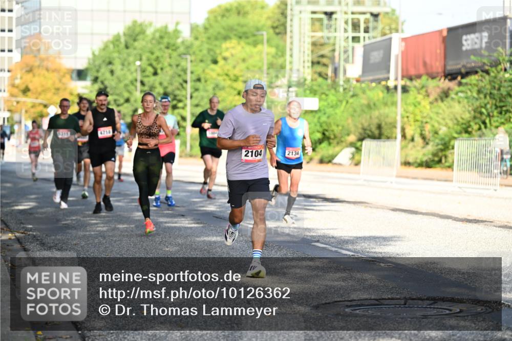 06.09.2026 - CURREX Alsterlauf Dr. Thomas Lammeyer http://msf.ph/oto/10126362 06.09.2026 09:45:08 Laufen 5316, 4718, 2104, 2134 meine-sportfotos.de